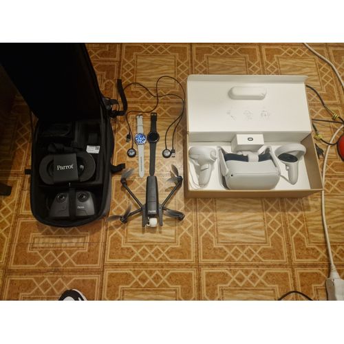 Drone Parrot, Oculus Quest 2, Samsung Smart Watch-Parrot