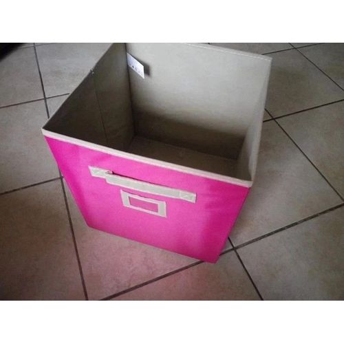 Cube de rangement en tissu.