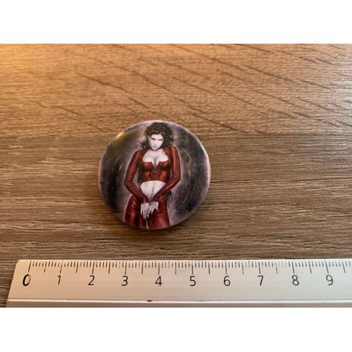 Luis Royo - Badge