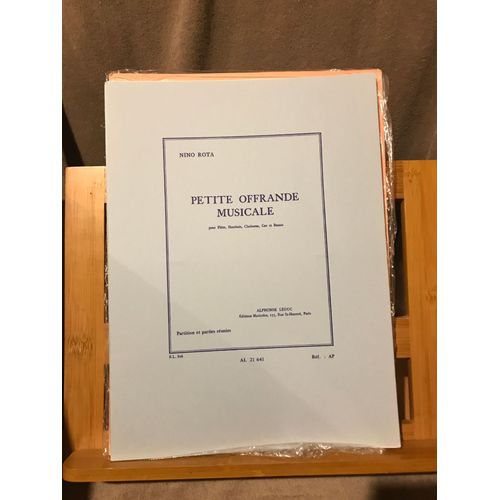 Nino Rota Petite Offrande Musicale Pour Ensemble De Bois Partition Éd. Leduc