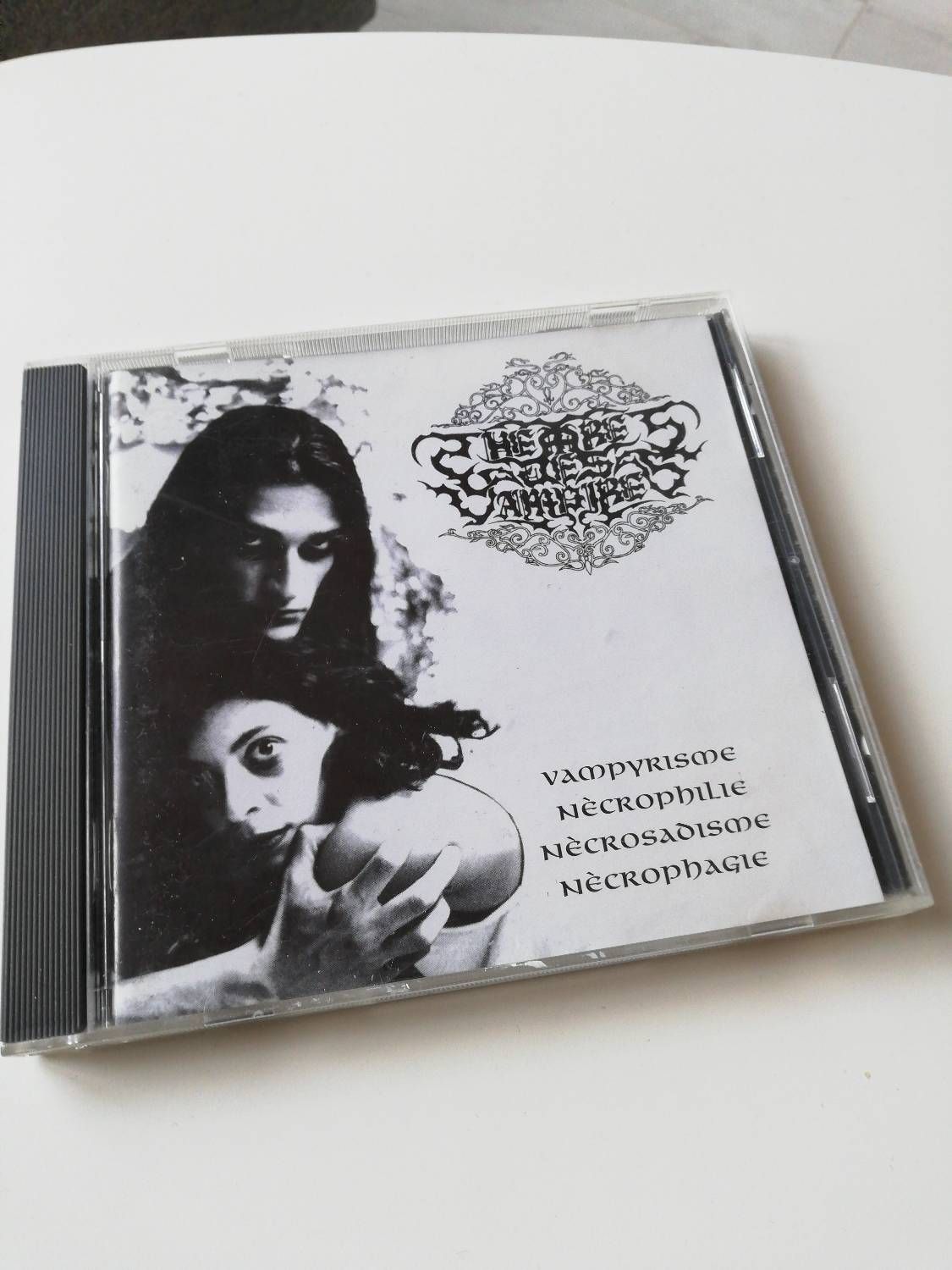 Theatres Des Vampires - Vampyrisme, Nècrophilie, Nècrosadisme