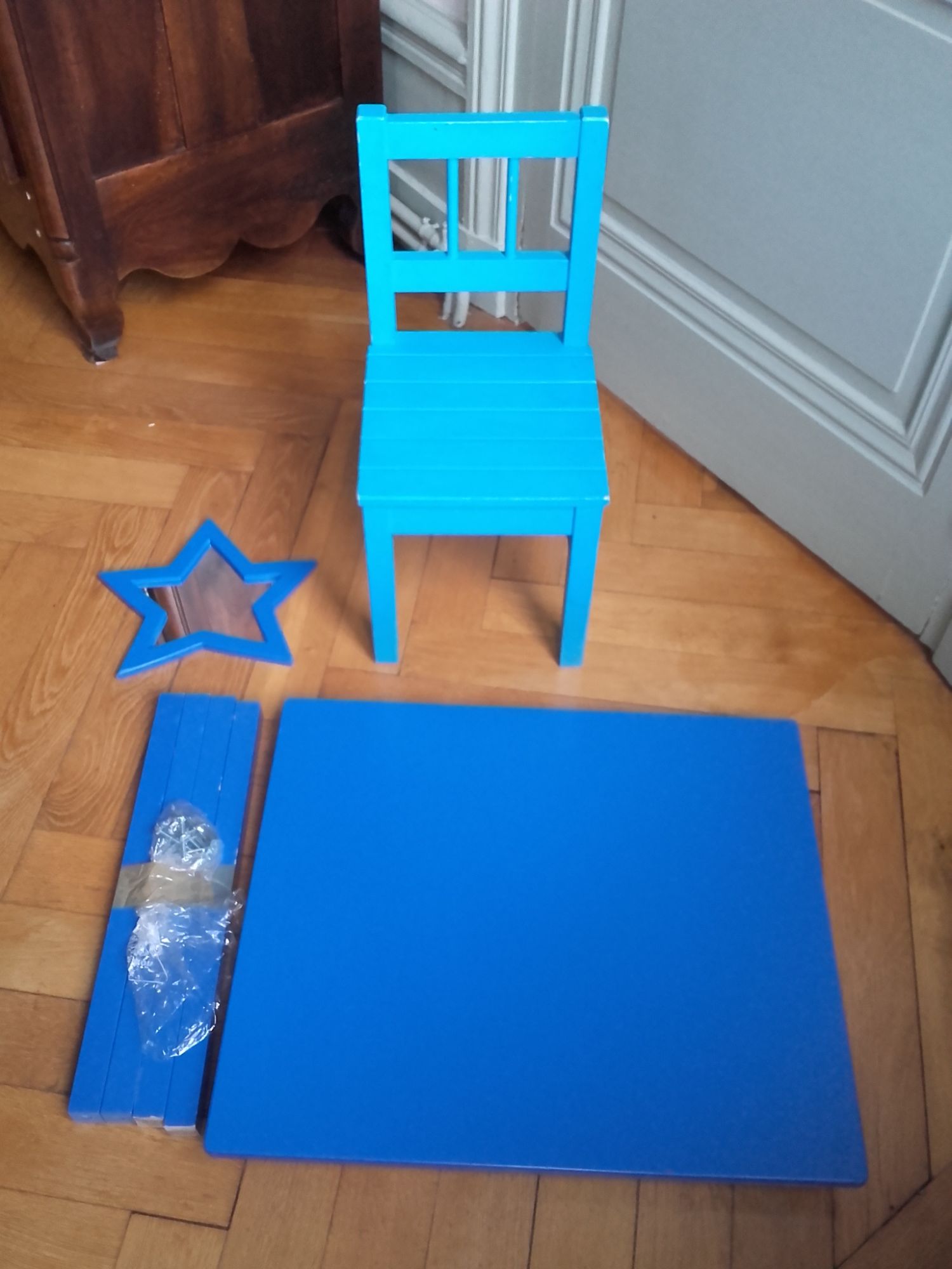 Ensemble Table + Chaise + Miroir Pour Enfant Ikea En Bois Bleu