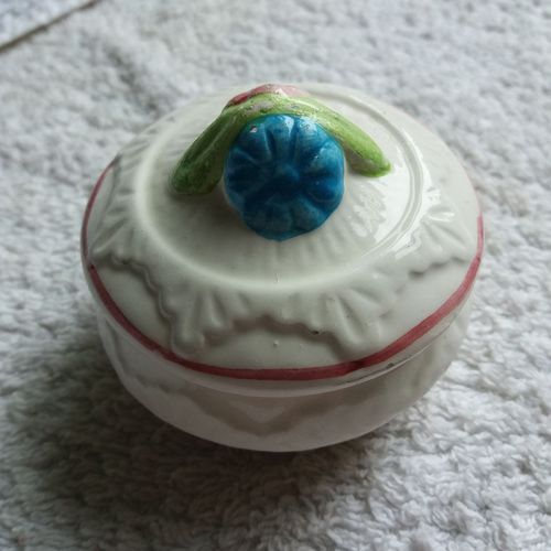Petit Pot À Bijoux