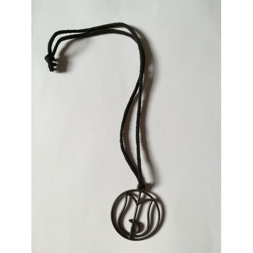 Collier Métal Avec Lanière Noire En Forme De Tulipe