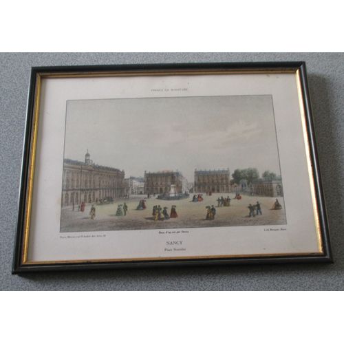 Reproduction Encadrée D'une Lithographie Becquet - Collection France En Miniature - Nancy Place Stanislas - Cadre Bois Noir Avec Filet Doré 27x19.5cm