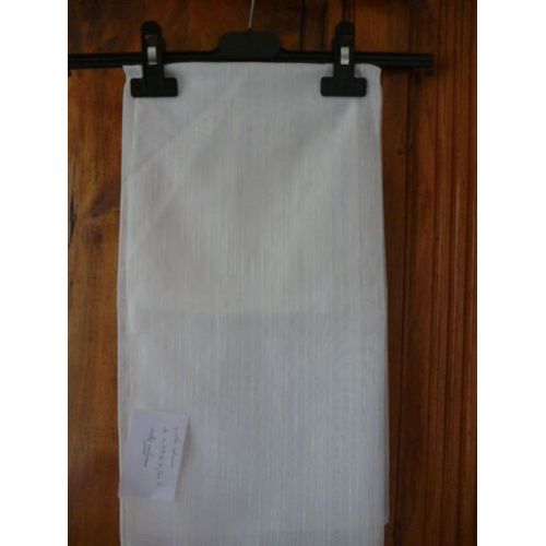 Coupon Voile Blanc Motifs De Fils Verticaux.0,70 X 0,90