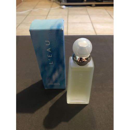 Eau De Toilette "L'eau" Pour Femme De Avon 50ml Vaporisateur 