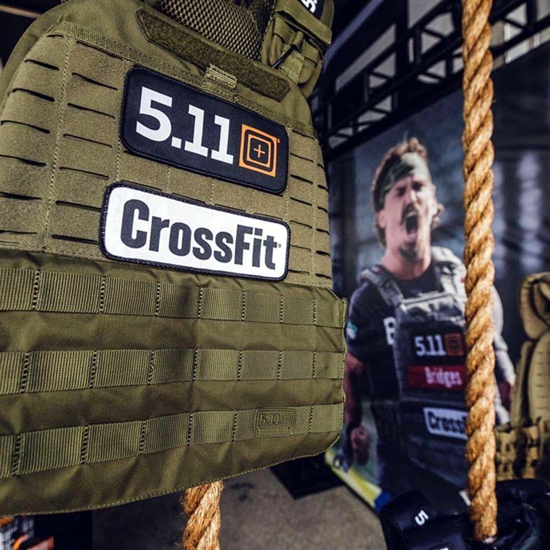 Patch PVC "IN WOD WE TRUST" Pour Sac à Dos Tactique - Accessoire Militaire Et Cross Training - 8x5 Cm
