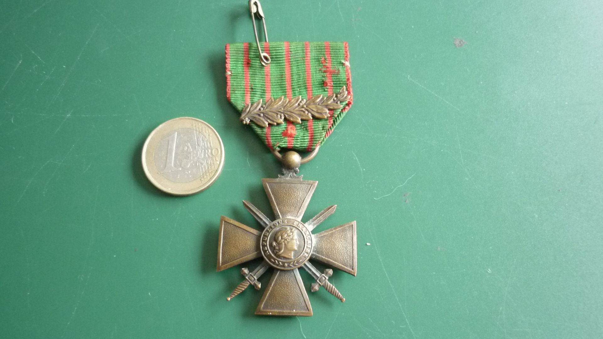 Medaille / Croix De Guerre 1914-1915