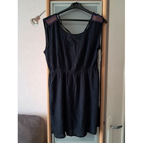 Tunique Neuve Taille Xl Noir Perles Épaules