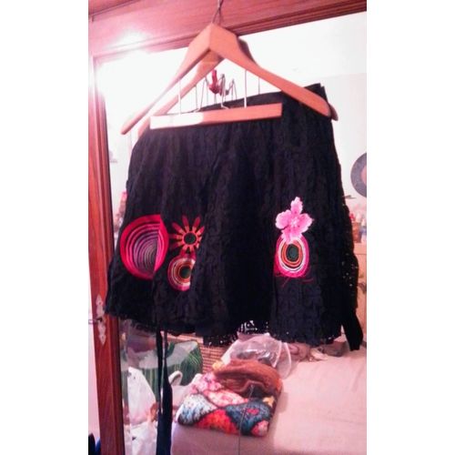 Jupe Dentelle Noire Motifs Cousus Colorés 42 Xl Desigual.