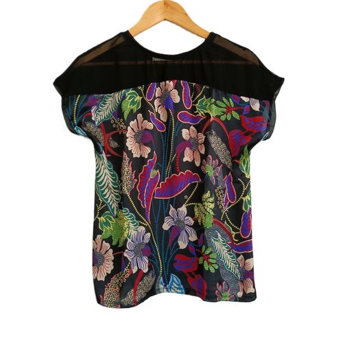 T Shirt Noir A Fleurs Multicolore. Promod. Taille 38
