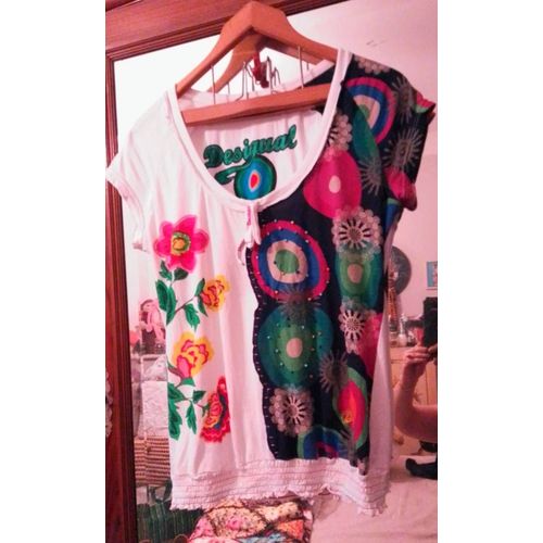 Tee-Shirt Blanc Motifs Colorés Perles Cousues 40 L Desigual.