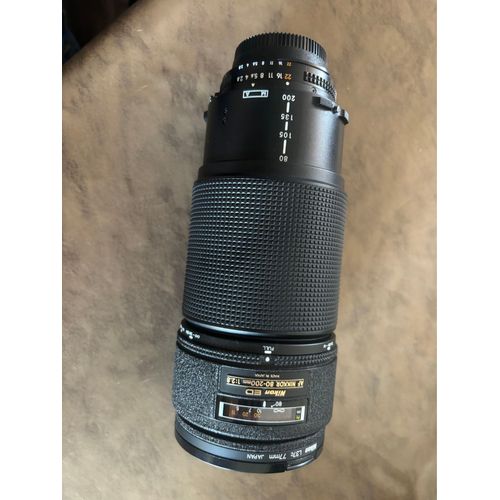 Nikon F AF Zoom-NIKKOR 80-200 mm f/2.8D ED