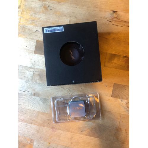 Processeur AMD ryzen 3 2200g + ventirad d'origine