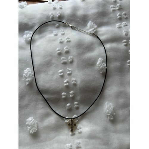 Collier Avec Croix 