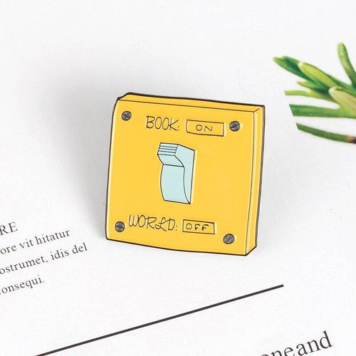 Creative Brillant Jaune Lecture Livre Interrupteur Broche Livre Sur Le Monde Hors Broches Pour Enfants Cadeaux Revers Émail Sac Broche Bijoux