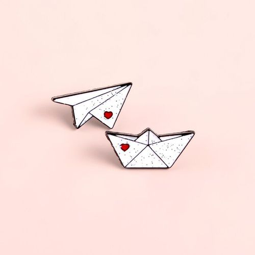 Rouge Amour Coeur Voilier Avion Clignotant Broche Originalité Jouets Divertissement Épinglettes Enfants Sac Écharpe Chapeau Badge Bijoux