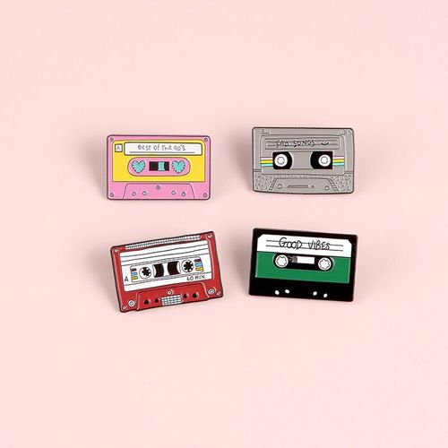 Quatre Types Noir Et Blanc Rose Rouge Meilleur De La Go Amour Ruban Broche Broches Bijoux Musique Jouant T-Shirt Sacs Broches Cadeaux