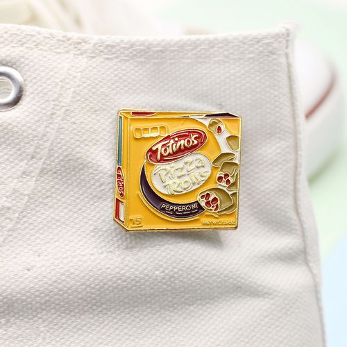 Broche En Émail Avec Sandwich Aux Haricots Rouges Boîte À Biscuits Boîte À Biscuits En Métal Jaune Épinglette Classique Snack Badge Épingles Cadeaux Pour Les Enfants