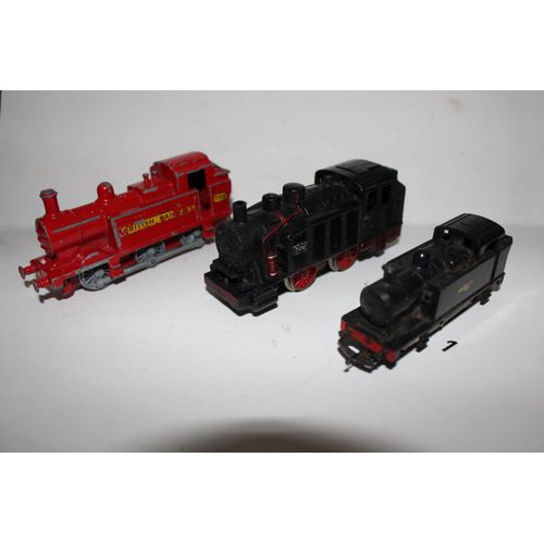 Lot De 3 Trains Pour Pièces Ou À Restaurer : 2 Ho Et O Les 2 Noirs Avec Moteur Et Le Rouge Que La Caisse-Jouef