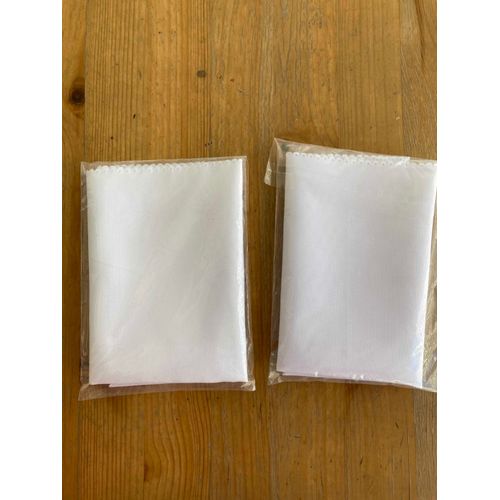 2 Serviettes De Table Blanches