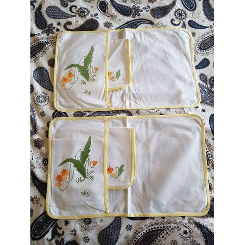 Lot De 2 Set De Table Avec Poche Et Serviette
