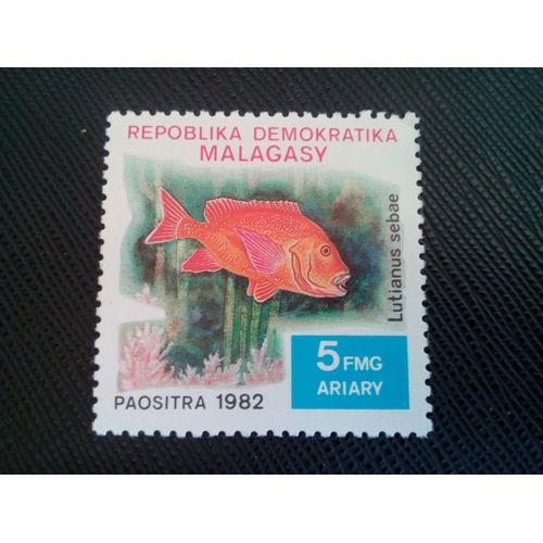 Timbre Madagascar Yt 678 Vivaneau Rouge Empereur (Lutjanus Sebae) 1982 ( 0040305 )
