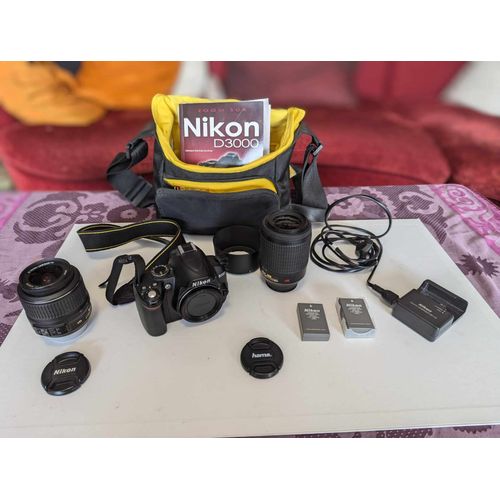 Nikon D3000 reflex 10.2 mpix + 2 objectifs + sacoche + batterie
