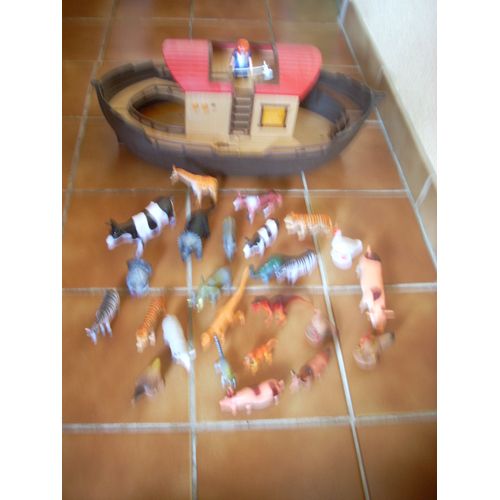 Playmobil Grand Bateau 52 X 25 Cm + 25 Animaux Et 1 Personnage