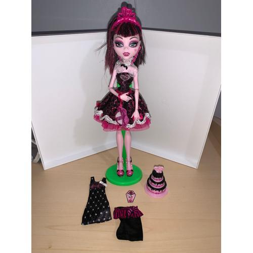 Poupee Monster Draculaura Fete D Anniversaire Rakuten