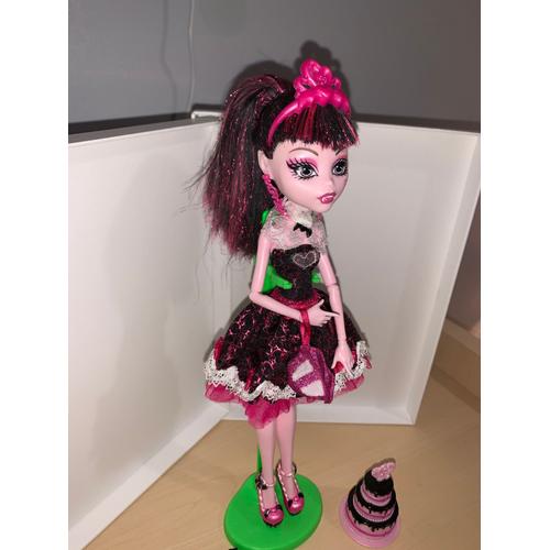 Poupee Monster Draculaura Fete D Anniversaire Rakuten