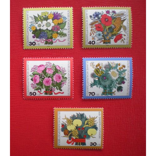 Lot De 5 Timbres Neufs ** - Allemagne Berlin - Surtaxe : Bouquets De Fleurs Série Complète - Noël : Fleurs Et Fruits Stylisés - Année 1974