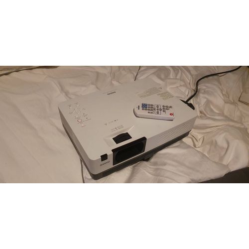 VIDEO PROJECTEUR - sanyo PLC XK3010
