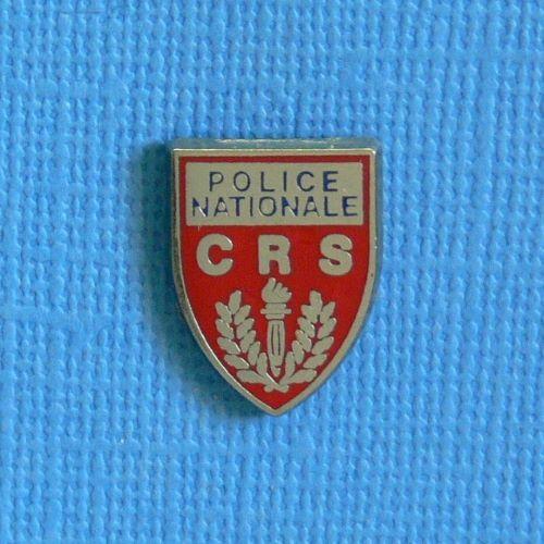 16985 // 1 Pin's : Logo Police Nationale C.R.S . (Y. Delsart 89100 Sens)