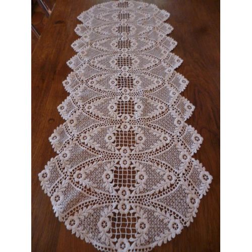 Chemin De Table Ovale En Coton Blanc Brodé.Longueur 1 M X 39 Cm.