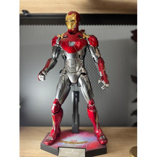 Hot Toys- Spiderman Homecoming Iron Man Mark Xlvii Figurine, 32 Cm