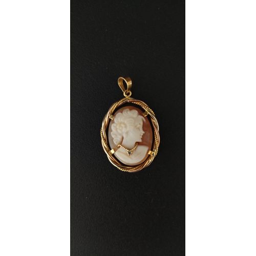 Pendentif Ancien Camée En Or 18k Et Son Diamant
