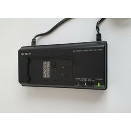 SONY Chargeur AC-V35A pour Batteries* & HANDYCAM Video 8 (*NP-55H à NP-98)