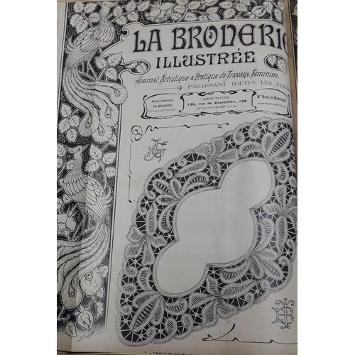 La Broderie Illustrée - Journal Artistique Et Pratique De Travaux Féminins, 6e Année, N°28 (12 Juillet 1903) : Dessous De Ravier En Dentelle / Porte-Parapluie Pour Voyager / Elégant Chemin De Table(...)