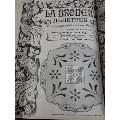 La Broderie Illustrée - Journal Artistique Et Pratique De Travaux Féminins, 7e Année, N°27 (3 Juillet 1904) : Dessous De Bouteille Assorti Au Milieu De Table Médicis Publié Dans Le N°12 / Feston Avec(...)