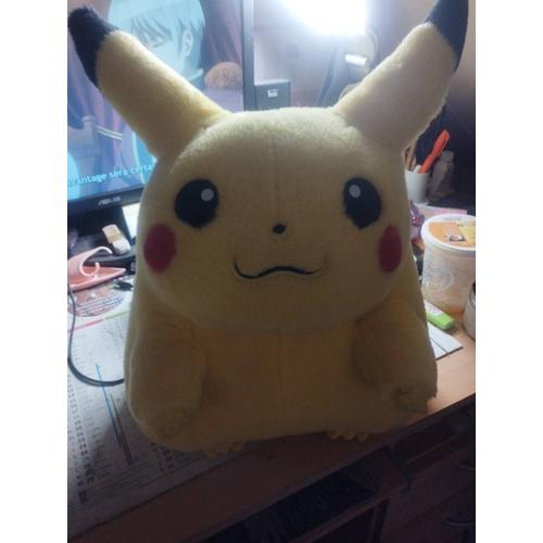 Peluche Pokémon Pikachu Méga Jumbo Tomy