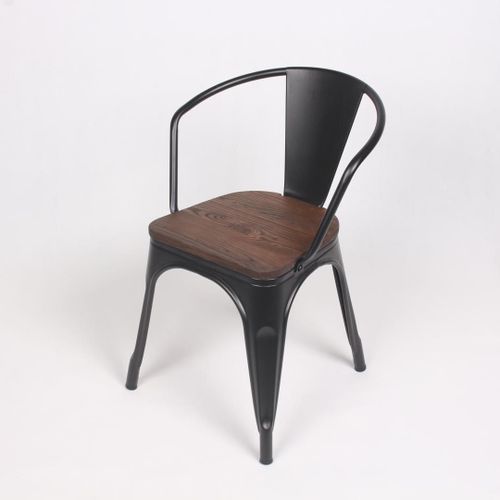Kosmi - Chaise En Métal Noir Et Bois Foncé Style Industriel Factory En Métal Noir Mat, Assise En Bois Foncé Et Accoudoirs