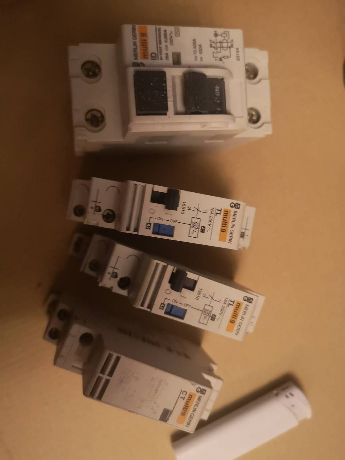Merlin Gerin Multi 9 Tl Lot merlin gerin interrupteur differenciel multi 9 id tl ct | Rakuten