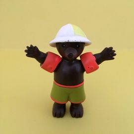 Figurine Petit Ours Brun Baigneur (Bayard Sa 1975)