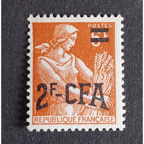 Type Moissonneuse Et Beynac Surchargés C F A (La Réunion) La Paire Année 1957 N° 331 Et N° 334 Yvert Et Tellier Luxe
