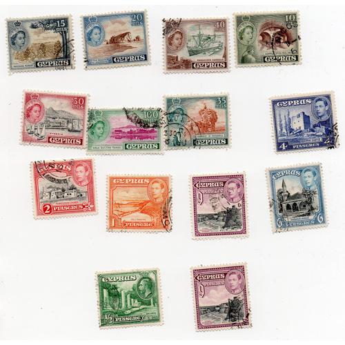 Chypre- Lot De 14 Timbres Oblitérés- Paysages Divers Avec Effigie Roi Et Reine