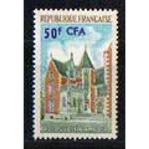 Le Clos Lucé À Amboise Surchargé C F A (La Réunion) Année 1973 N° 416 Yvert Et Tellier Luxe
