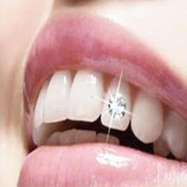 Dents dentaires Pierres précieuses Bijoux Outil Blanc décoration avec la boîte KSTE 10 pièces 2 mm Dents Cristal Ornements 