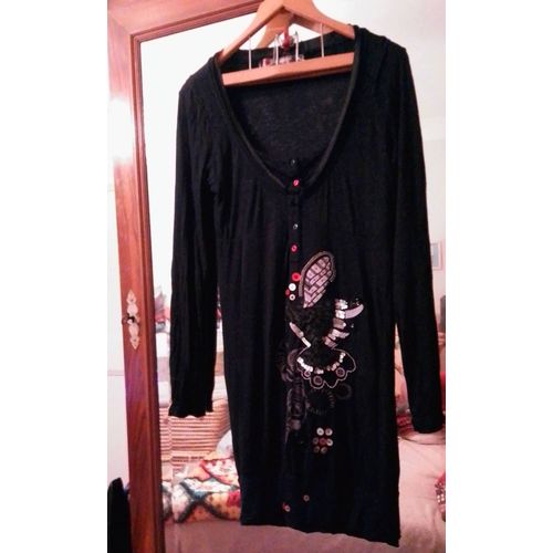 Robe Noire Motif Oiseau Perles Cousues Sur Velours Noir 40 L Desigual.